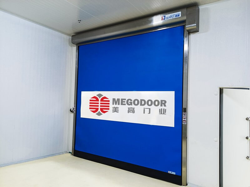 無錫食品醫(yī)藥廠房改造：防蟲快速卷簾門解決方案?插圖2